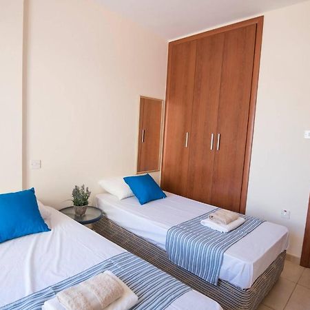 Apartments For Holidays Paralimni Exterior foto