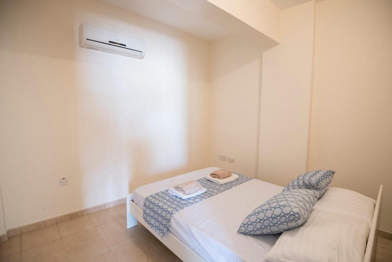 Apartments For Holidays Paralimni Exterior foto